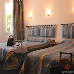 Esplanade Eden מלון 3*